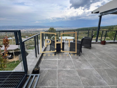 OPORTUNITATE! Casa de inchiriat cu 4 camere, 200 mp, zona Feleac!