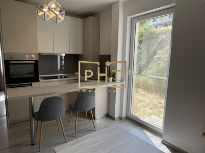 Apartament 3 camere, 49 mp +gradina 35 mp, parcare, zona BMW!