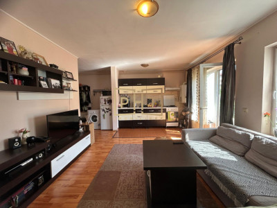 Apartament de vanzare, 3 camere, 54 mp, zona Florilor!