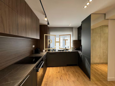 Apartament 2 camere, 48 mp, grădină , zona Sub Cetate!