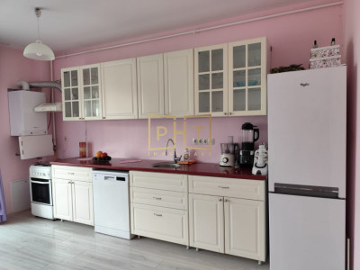 Apartament de vanzare cu 2 camere, 53 mp, zona Sub Cetate!