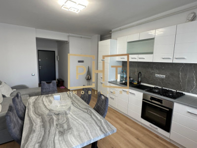 Apartament de vânzare cu 3 camere, 54 mp , balcon, zona Terra!