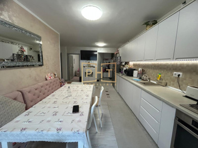 Apartament de vanzare, 3 camere, 58 mp, zona Florilor!