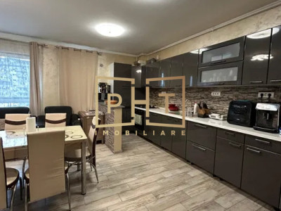 Apartament de vanzare, 4 camere, 94 mp, zona Vivo!