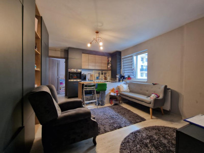 Apartament cu 3 camere  de vânzare, 52 mp, zona Vivo!