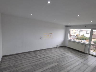 Apartament cu 3 camere, 74 mp, zona Florilor!